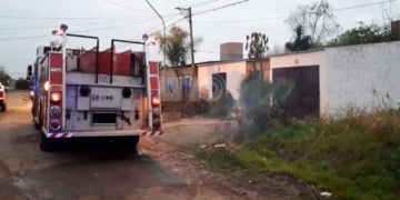 Un hombre perdió la vida mientras se incendiaba su vivienda
