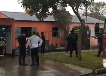 Bomberos sofocaron el fuego en una vivienda y evitaron su propagación