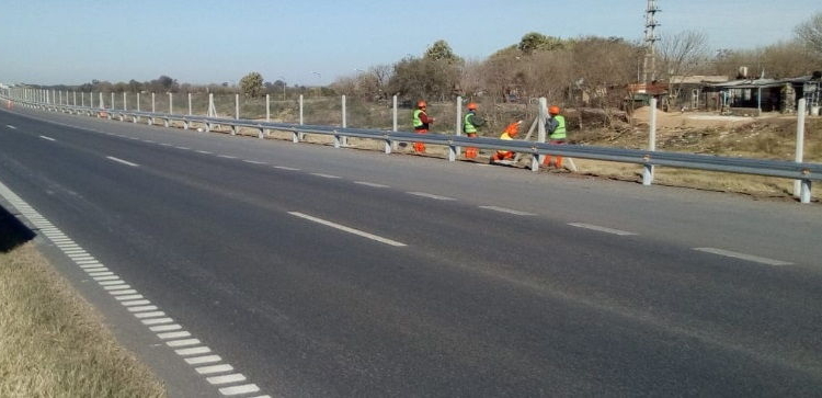 Autopista: colocan cercos perimetrales para reforzar la seguridad vial