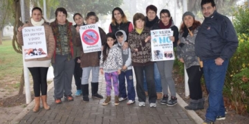 Maciel reclamó justicia por los perros envenenados y el presidente recibió a vecinos