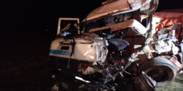 Ruta 34: impactante choque frontal entre dos camiones