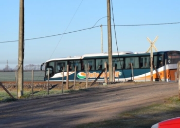 Pese al corte de Ruta, los vehículos pueden ingresar y salir de Maciel