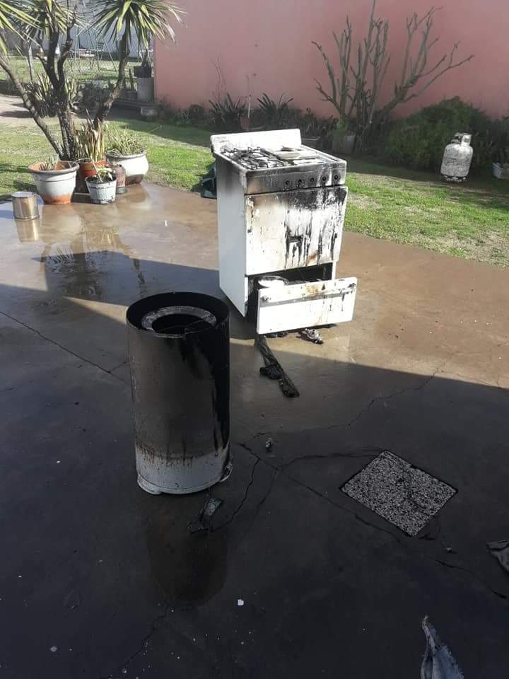 Bomberos sofocaron un incendio en una vivienda de Clarke