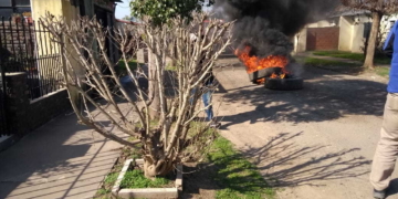 Maciel: empleados comunales se manifiestan frente a la casa del tesorero