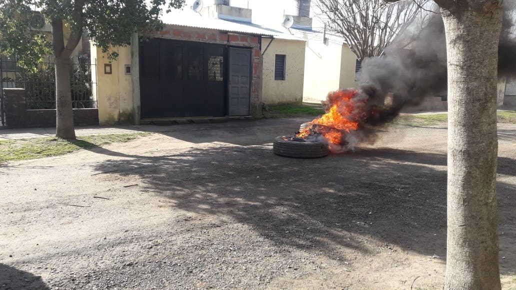 Maciel: empleados comunales se manifiestan frente a la casa del tesorero