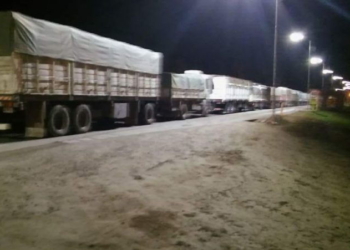 Manifestación y congestionamiento de camiones en La Ribera y alrededores