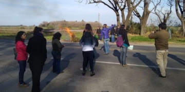 Ruta 11: reclamo en la Colonia de Oliveros por la reincorporación de trabajadores