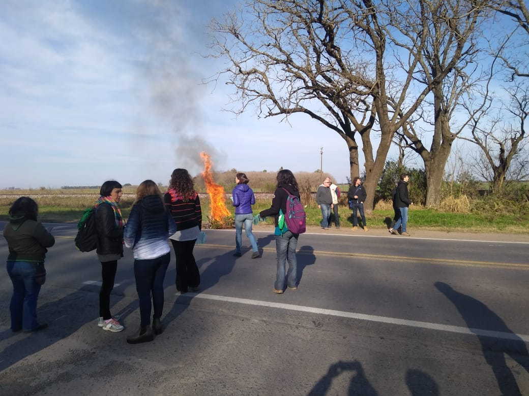 Ruta 11: reclamo en la Colonia de Oliveros por la reincorporación de trabajadores