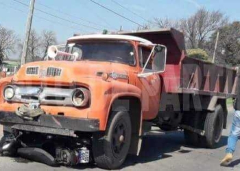 Un motociclista falleció en Timbúes al chocar contra un camión