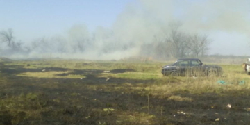 Extenso incendio provocado por la quema de basura en San Genaro