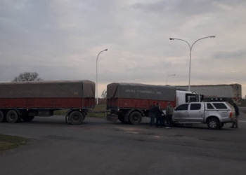 Maciel: una camioneta y un camión colisionaron en el acceso a la autopista