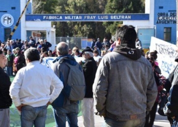 Lanzaron un paro regional en repudio a los despidos en la zona