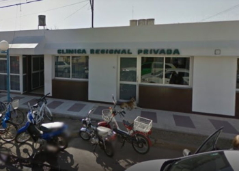 Un nene sufrió un fuerte golpe en su cabeza al caerse de una moto