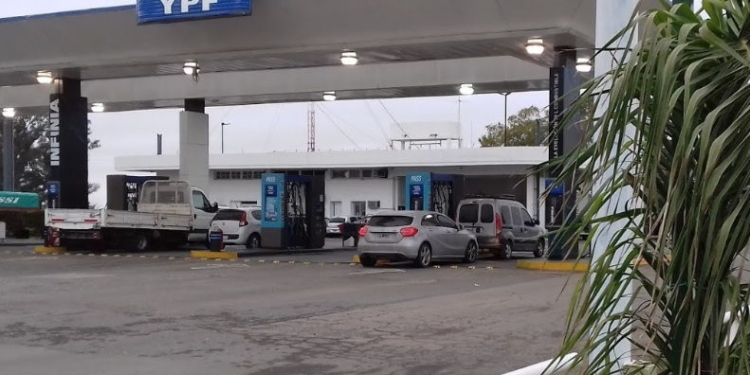 Diputado cargaba nafta en Villa La Ribera y casi muere por una tremenda falla