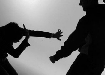 Gaboto: un hombre fue aprehendido por golpear a su pareja e hijas