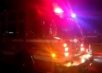 Bomberos sofocaron un incendio durante la medianoche