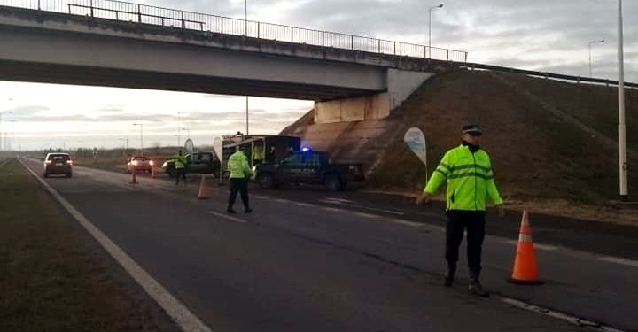 Un hombre que tenía pedido de captura fue detenido en la autopista