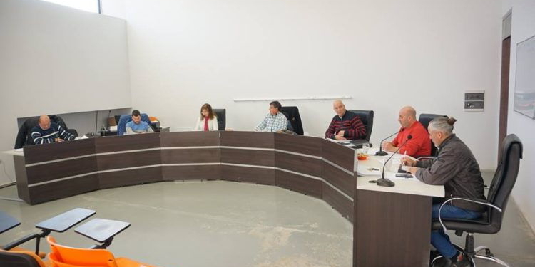 A 100 metros: aprobaron una polémica ordenanza de fumigaciones en Totoras