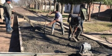 Avanza la pavimentación de calles en Oliveros