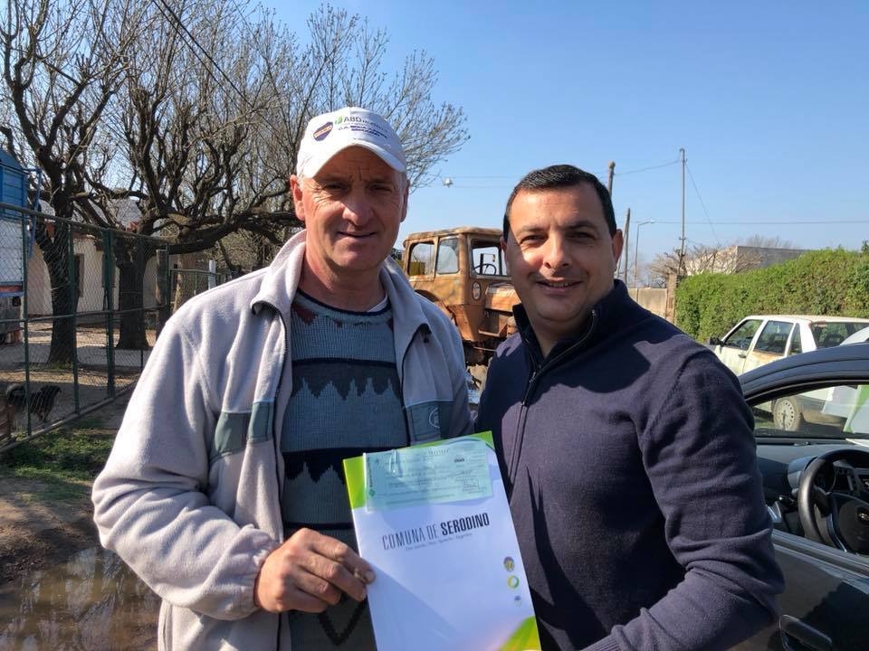 El presidente comunal de Serodino hizo aportes a instituciones