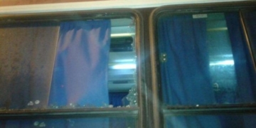 Apedrearon otro colectivo en Ruta 11 y los ataques no cesan