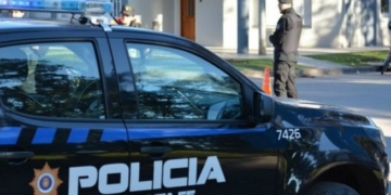 Persecución, dos detenidos y recuperación de una moto robada