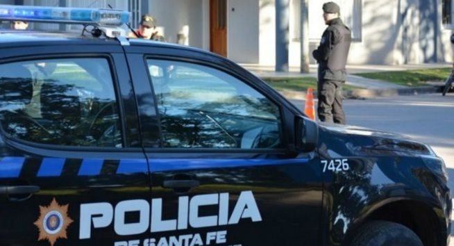 Persecución, dos detenidos y recuperación de una moto robada