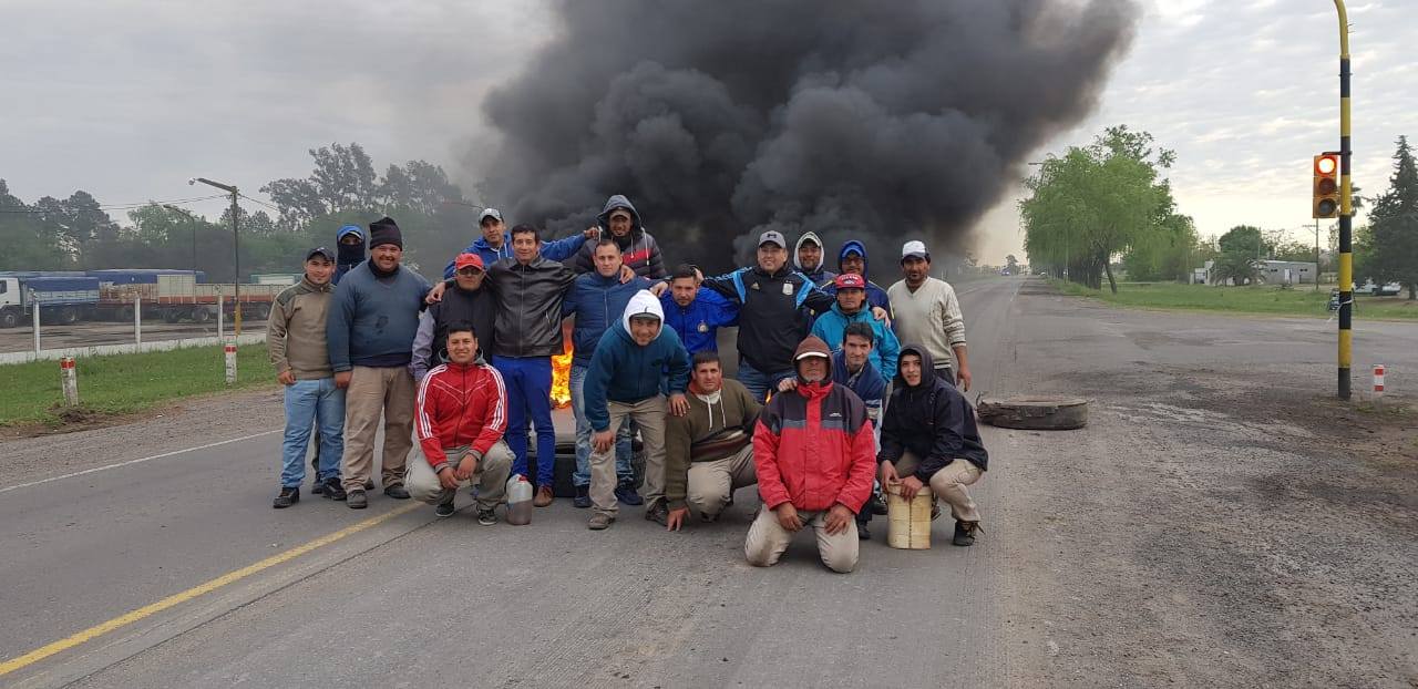 San Genaro: continúa el paro de trabajadores municipales con corte de ruta