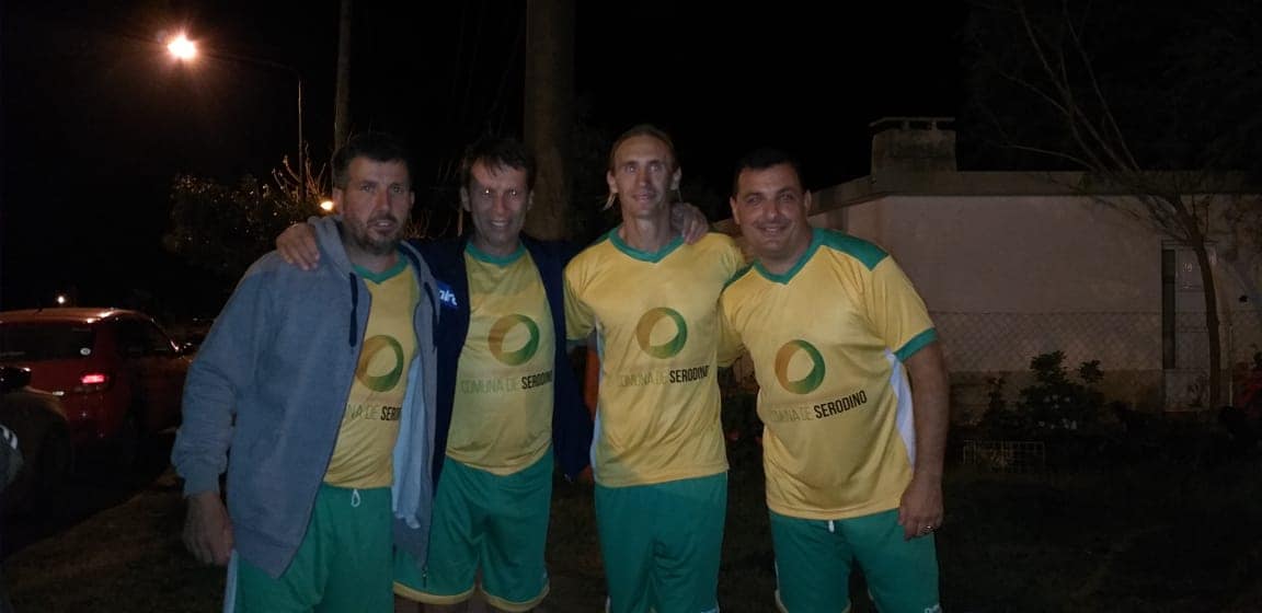 Histórico: Serodino unió a Boca y Belgrano e inauguraron iluminación en nueva cancha