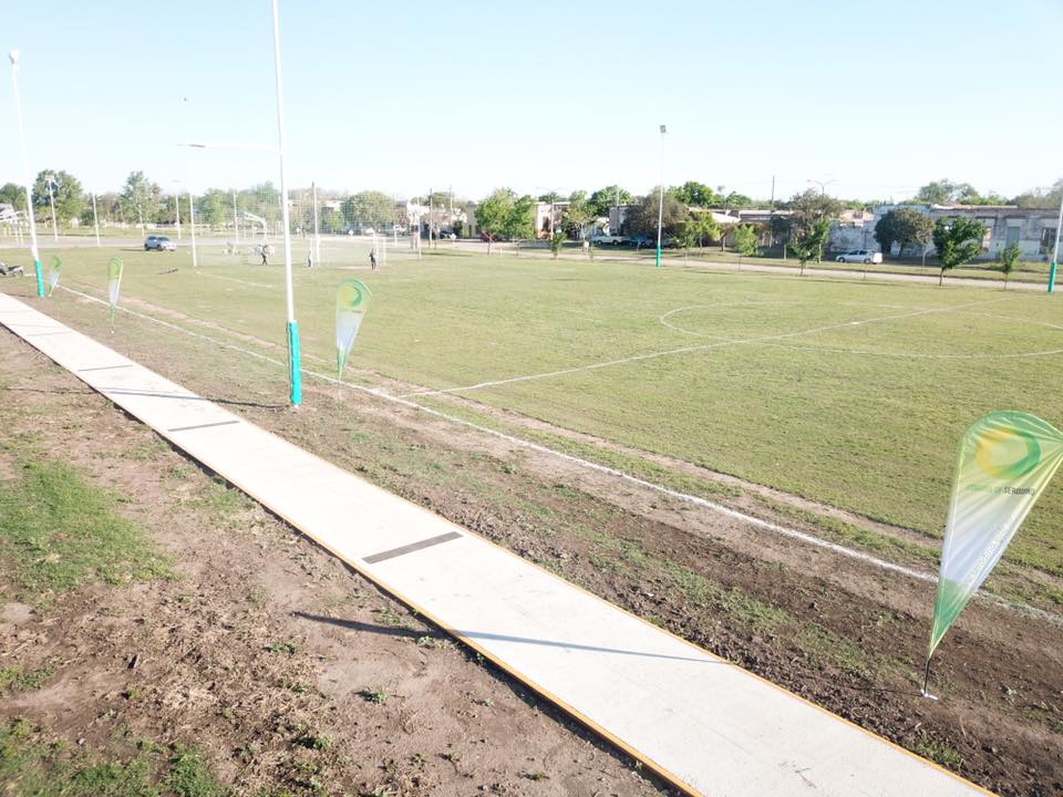Histórico: Serodino unió a Boca y Belgrano e inauguraron iluminación en nueva cancha