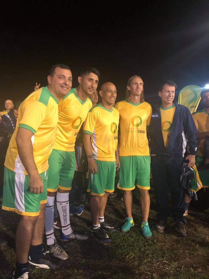 Histórico: Serodino unió a Boca y Belgrano e inauguraron iluminación en nueva cancha