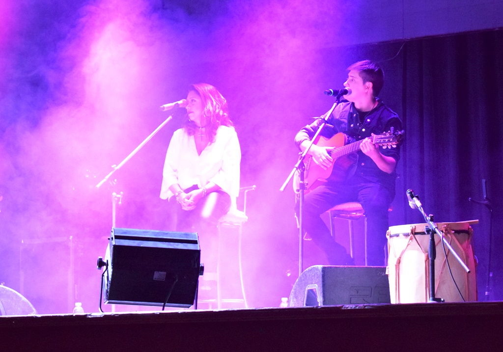 A sala llena, el legendario Cine Teatro Iris volvió a tomar vida