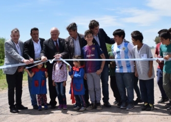 Lifschitz estuvo en Barrancas e inauguró el estabilizado del camino a Puerto Aragón