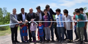 Lifschitz estuvo en Barrancas e inauguró el estabilizado del camino a Puerto Aragón