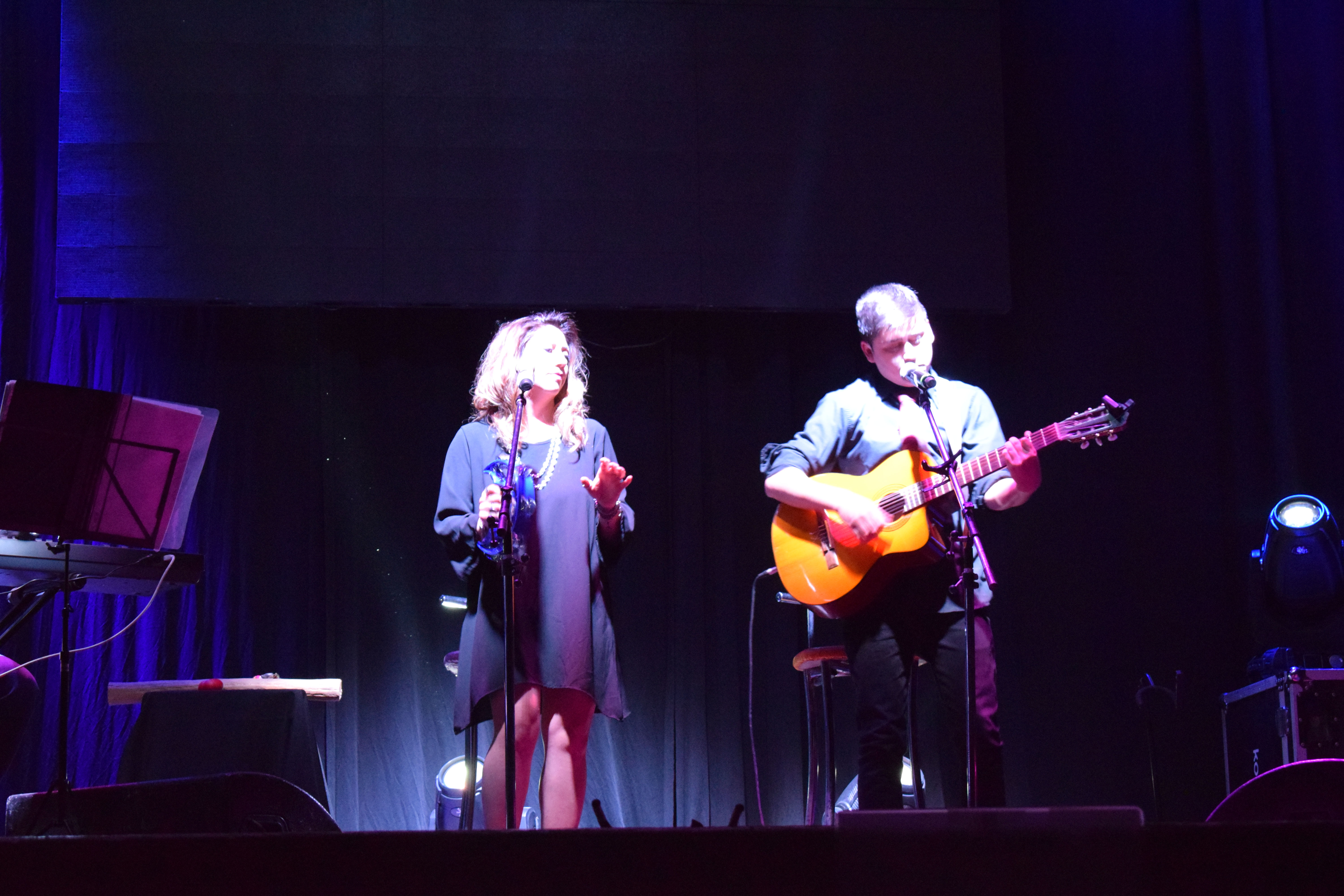 A sala llena, el legendario Cine Teatro Iris volvió a tomar vida