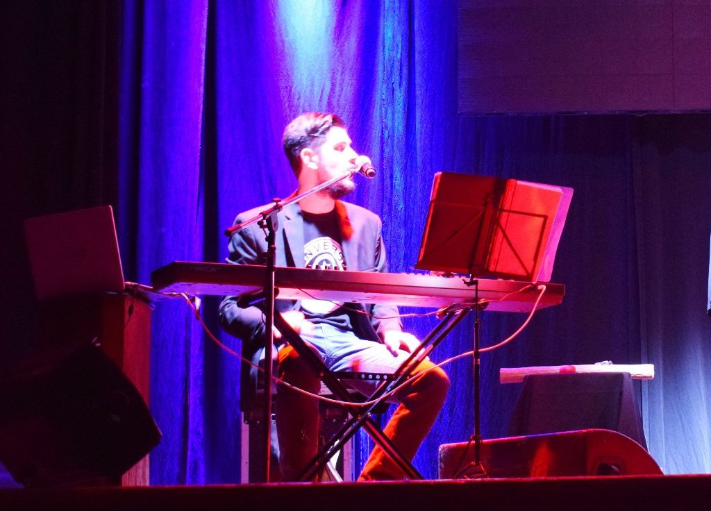 A sala llena, el legendario Cine Teatro Iris volvió a tomar vida