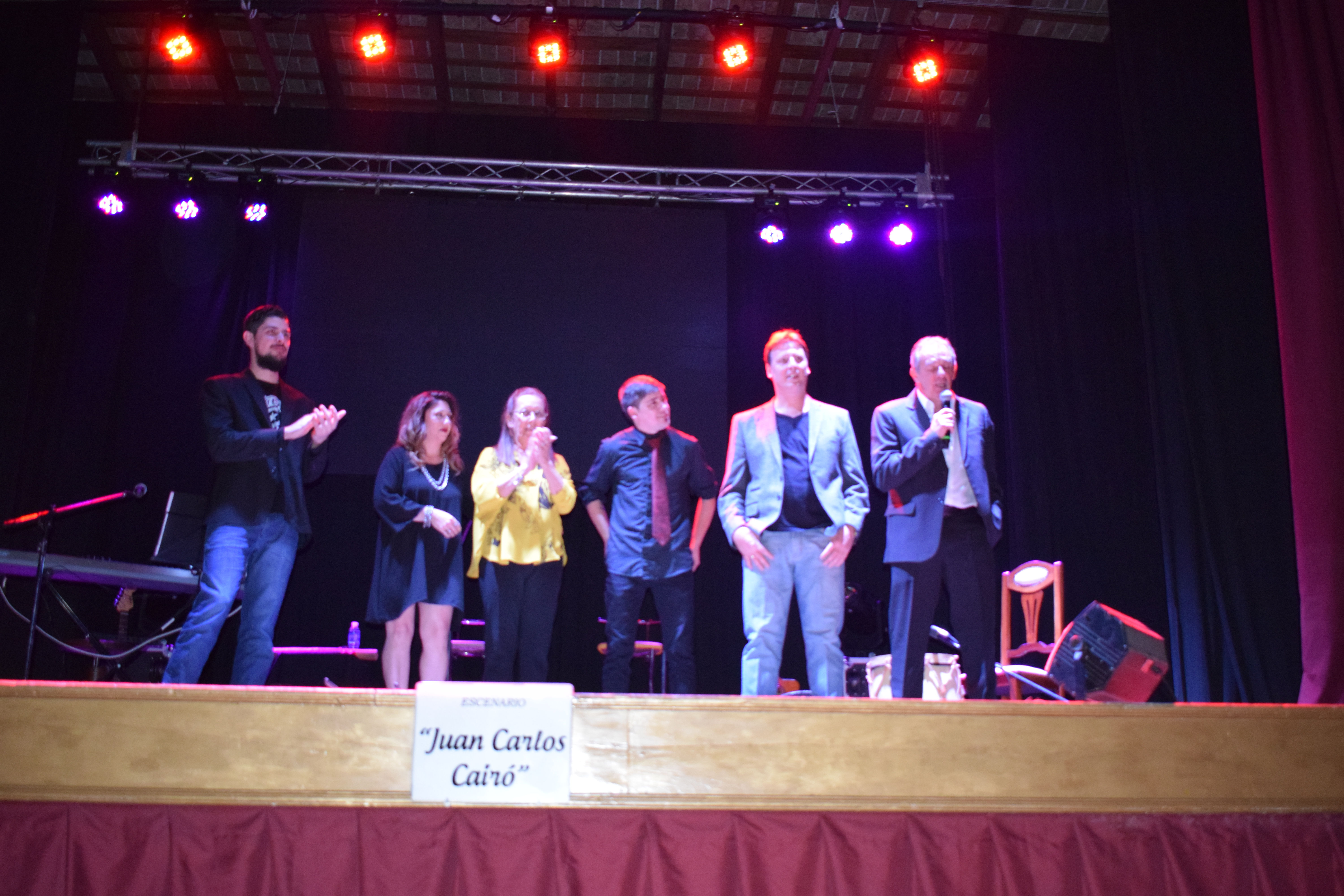 A sala llena, el legendario Cine Teatro Iris volvió a tomar vida