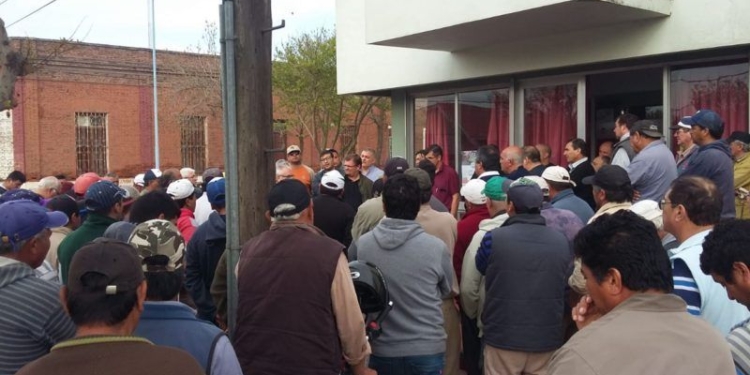 Trabajadores municipales de San Genaro levantaron el paro a la espera de una nueva reunión