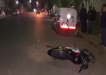 Un joven sufrió traumatismo de cráneo al colisionar con su moto en Barrancas