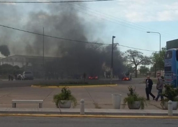San Genaro: continúa el paro de trabajadores municipales con corte de ruta