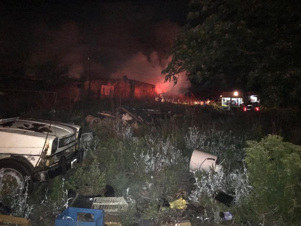 Madrugada de terror: ardió una casa y hubo importantes pérdidas