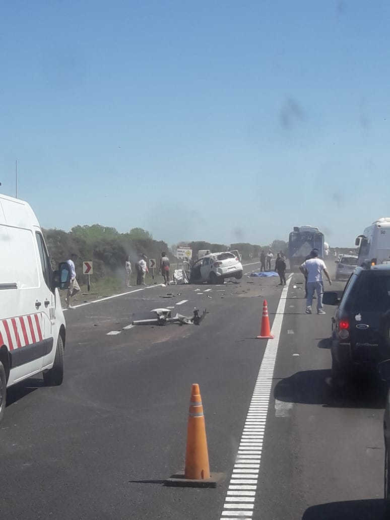 Oliveros: una mujer fallecida y varios heridos tras un fortísimo choque en autopista