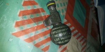 Intentaron robarle a una pareja y arrojaron una granada