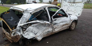 Un accidente entre un camión y un auto dejó heridos en la región