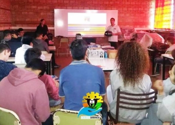 Barrancas: realizaron charlas de seguridad vial y entrega de cascos a alumnos de secundaria