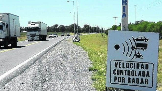 Comenzaron a colocar radares en San Genaro: serán cuatro