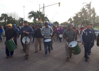 No hubo acuerdo y continúa el paro de municipales en San Genaro