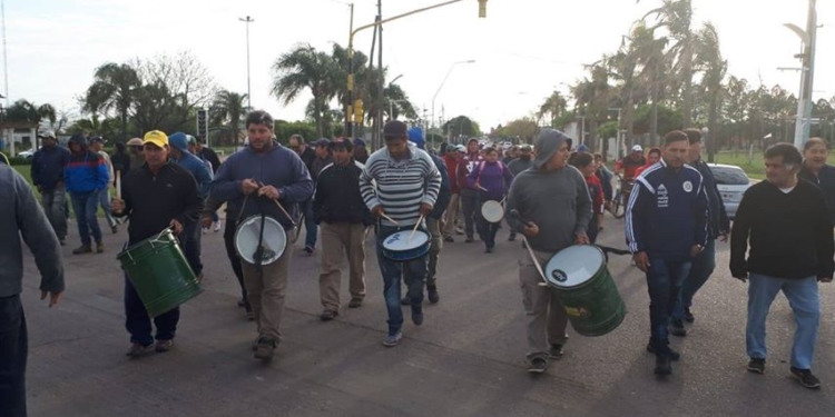 No hubo acuerdo y continúa el paro de municipales en San Genaro