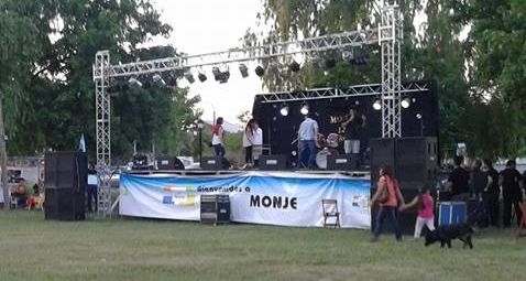 Eventos nocturnos en Monje con destrezas, artesanos y shows en vivo