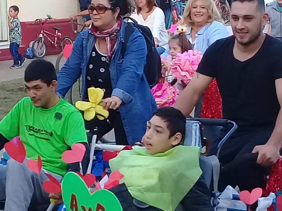 Éxito total: San Genaro pedaleó «por un mundo mejor»